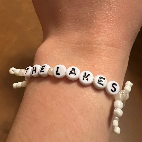 Taylor Swift the lakes friendship bracelet - Picture 2 of 3